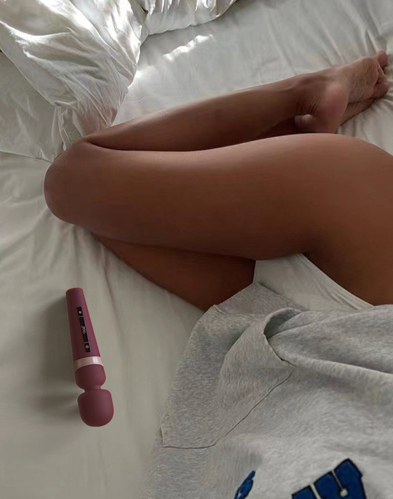 Viotec - Titan - Wand Vibrator - Gold & Wine Red