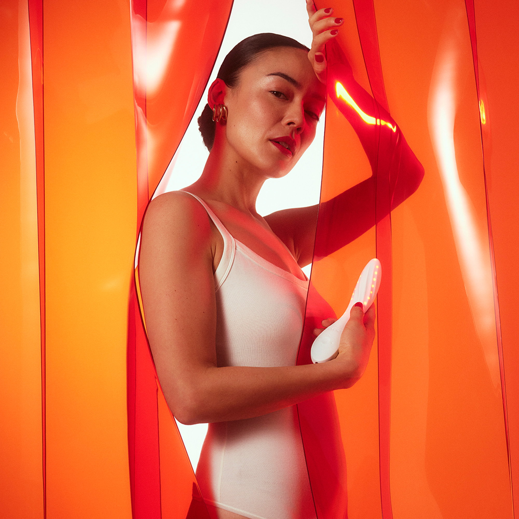 LELO - Mona Spectra - Red Light Wellness Massager - White